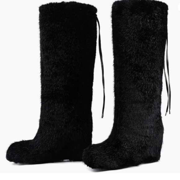 NEW Women's Faux Black Fur Boots Size 10 - Picture 3 of 4
